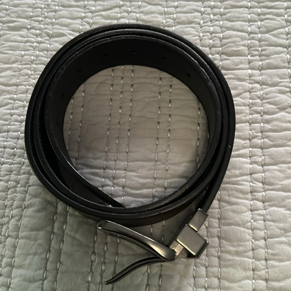 Levi’s Men’s Belt. Like New - Picture 4 of 10